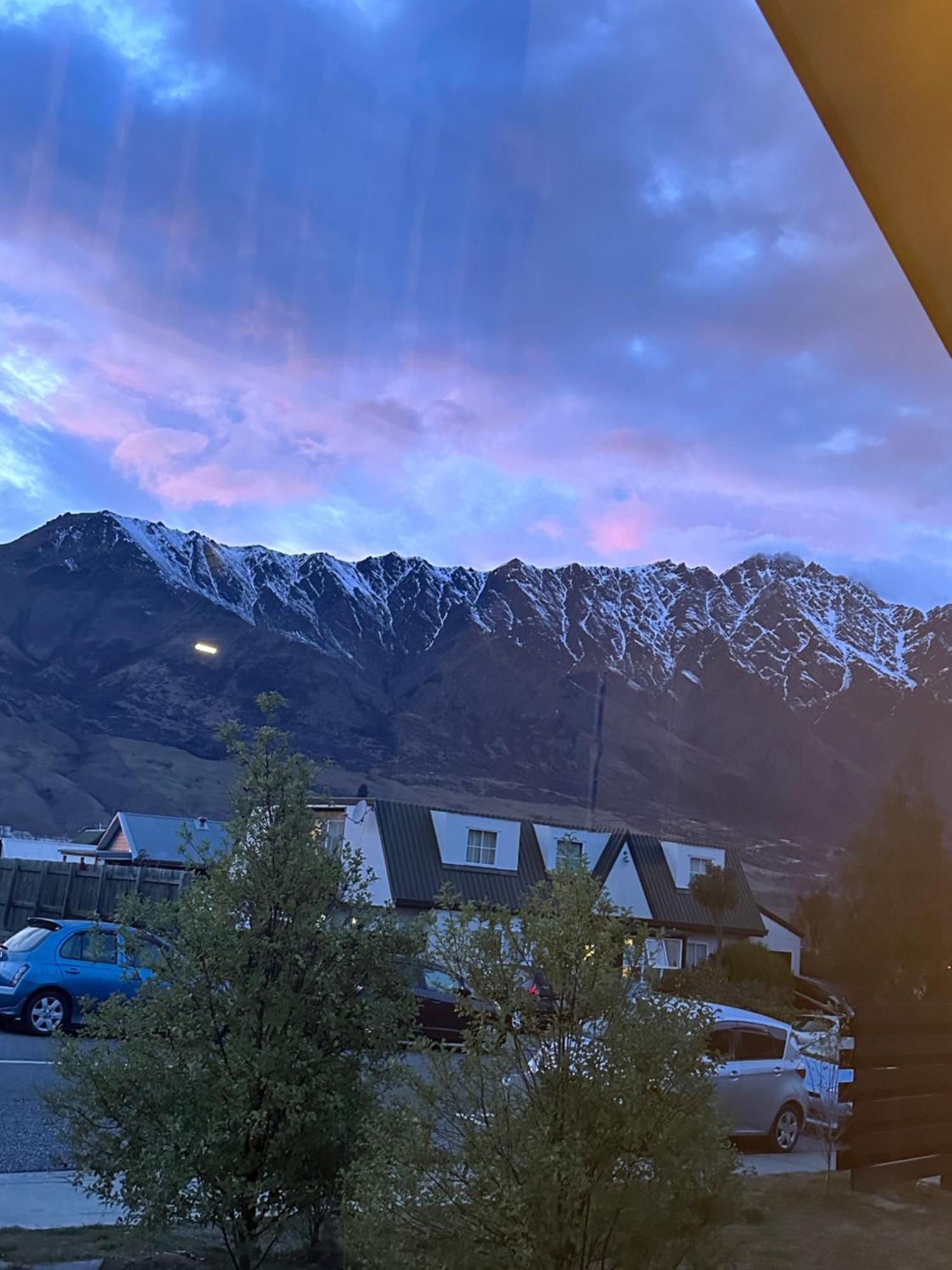 Qt Inntouch Queenstown Eksteriør bilde